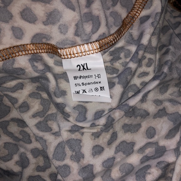 NWOT Leopard Blouse - Picture 2 of 3
